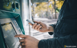Ảnh của BITCF và SAMCO lắp đặt máy ATM Bitcoin ở California