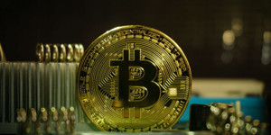 Picture of Giá Bitcoin sắp cán mức 13.000 USD