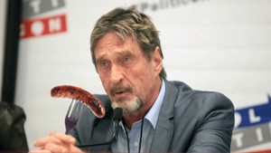 Ảnh của John McAfee nuốt lời hứa tự ăn “của quý” của mình nếu Bitcoin không đạt 1 triệu USD vào năm 2020