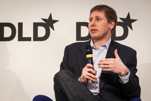 Ảnh của CEO Barry Silbert của DCG thông báo công ty đã Short Dogecoin, công khai đối nghịch với Elon Musk