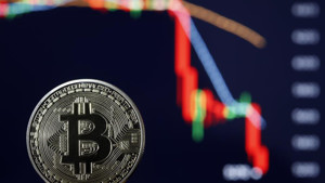 Ảnh của Dòng tiền Bitcoin đổ vào các sàn giao dịch tăng đột biến ngang ngửa ngày “Thứ Năm Đen” khiến BTC rớt về $38K, trader lo ngại một đợt xả hàng bạo lực sắp sảy ra