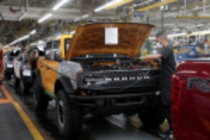 Picture of Ford starts shipping Bronco SUVs from Michigan assembly plant