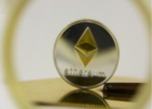 Ảnh của Ethereum giao dịch trong sắc xanh, tăng 10.69%