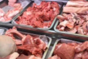 Ảnh của Giá heo trong nước giảm, nhập khẩu thịt đông lạnh từ Nga gấp 6 lần cùng kỳ