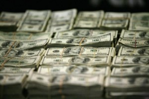 Picture of Dollar Gains as Growth Concerns Prompt Risk Aversion