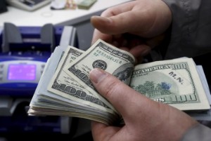 Picture of Dollar Direction Debate Heats Up Ahead of Inflation, Powell