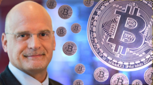 Ảnh của Mike McGlone dự đoán thị trường tăng giá mới cho Bitcoin với mục tiêu 100.000 đô la