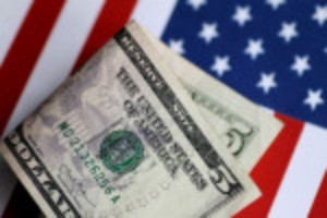 Picture of Speculators' bullish bets on U.S. dollar fall -CFTC, Reuters data