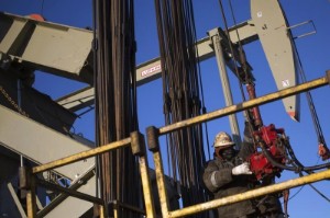 Ảnh của Dầu phiên Mỹ tăng giá; OPEC tăng dự báo nhu cầu năm 2022