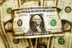 Ảnh của Đồng Đô la giảm giá nhưng gần mức cao nhất 3 tuần sau dữ liệu tích cực của Mỹ