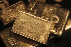 Ảnh của Giá Vàng tăng vọt vào cuối tháng trên phiên Mỹ