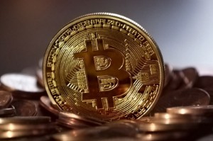 Ảnh của Bitcoin giao dịch trong sắc xanh, tăng 11.02%