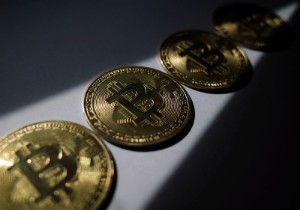 Picture of Analysis-Bitcoin futures highlight some pitfalls for new ETFs