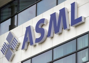 Ảnh của ASML sees around $2.3 billion of sales in China in 2021, 2022