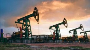 Ảnh của Giá dầu WTI sụt hơn 10%, rớt ngưỡng 70 USD trong ngày giao dịch tệ nhất năm 2021