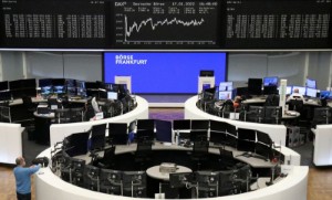 Picture of European shares end at one-week low as tech resumes its descent