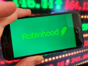 Ảnh của App Robinhood bị lỗi khi giá Bitcoin giảm mạnh hôm qua, nhiều trader bất bình vì lệnh không được khớp