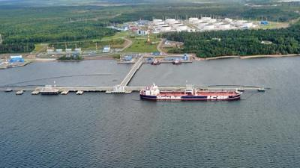 Ảnh của Dầu Nga đang rẻ, nhưng giá thuê tàu chở dầu Nga cao nhất 14 năm