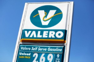 Picture of Valero's Houston, Texas, refinery issues all-clear after fire