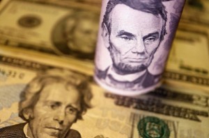 Picture of Dollar languishes amid lower U.S. yields as recession fears mount