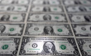 Picture of Dollar falters as U.S. yields retreat amid recession risks