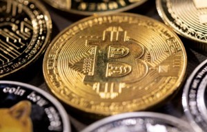 Picture of Bitcoin falls below $19,000, further shaking crypto markets