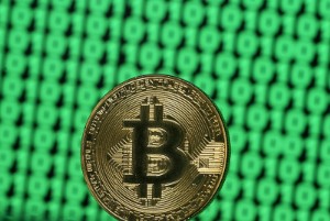 Picture of Bitcoin Deepens Its Fall and Investors Believe It Will Reach $10,000