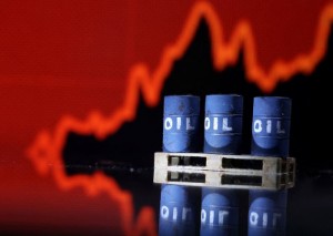 Picture of Oil rises for a second day on supply concerns