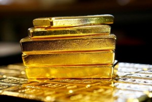 Picture of Gold Pierces $1,800, Then Comes off Peaks on Surging Dollar