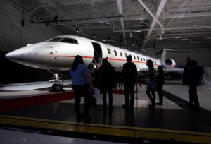 Ảnh của Bombardier reports smaller loss on steady demand for business jets