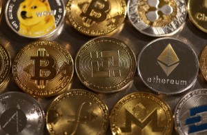 Picture of Sudden crypto drop sends bitcoin to three-week low