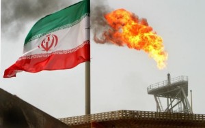 Ảnh của Dầu biến động với lo ngại về thỏa thuận hạt nhân Iran; OPEC có thể giảm sản lượng