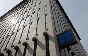 Picture of Oil mixed as OPEC supply cut prospect offsets demand fears