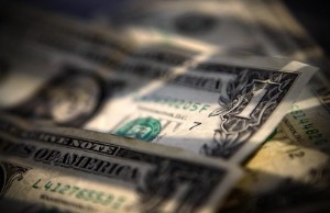 Picture of Dollar Edges Lower Ahead of Payrolls; Yen Under Pressure