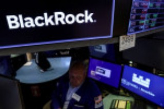 BlackRock courts investors ahead of Aramco oil pipelines bond sale - sources