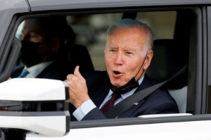 Ảnh của Biden to promote shift to EVs in visit to Detroit auto show