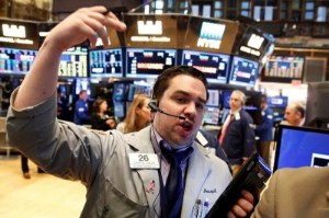 Ảnh của Dow tăng điểm khi cổ phiếu công nghệ được mua vào mạnh sau khi lợi suất tăng cao