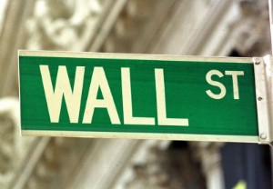 Ảnh của Dow giảm điểm, chờ tin FED