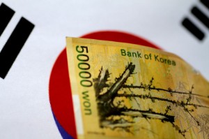 Ảnh của S.Korean won falls through key level after Fed hike