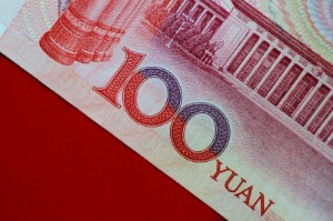 Ảnh của China's yuan snaps eight-day losing streak after strong PBOC warning
