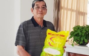 Ảnh của Ông Hồ Quang Cua bảo vệ thành công thương hiệu gạo ST25 tại Australia