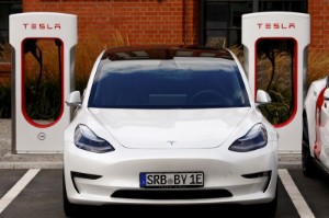 Picture of Tesla puts planned battery cell production on hold at German plant - Handelsblatt
