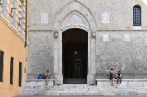 Picture of Monte dei Paschi to pay 125 million euros in fees for share sale