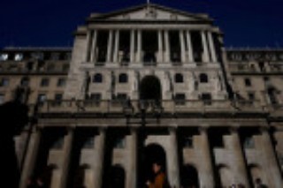 Explainer-Why is the Bank of England selling government bonds?