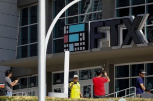 Ảnh của As regulators scrutinise FTX, investor focus swings to Crypto.com