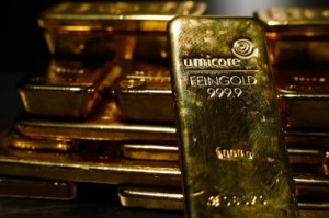 Picture of Gold sinks below $1,750 on hawkish Fed comments, copper steady