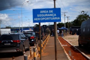 Picture of 'Coup-mongering' Bolsonarista's battle cry reveals a radicalized Brazil