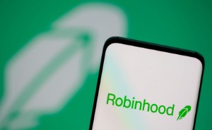 Picture of Robinhood shares claimed by BlockFi and FTX may move to a neutral broker