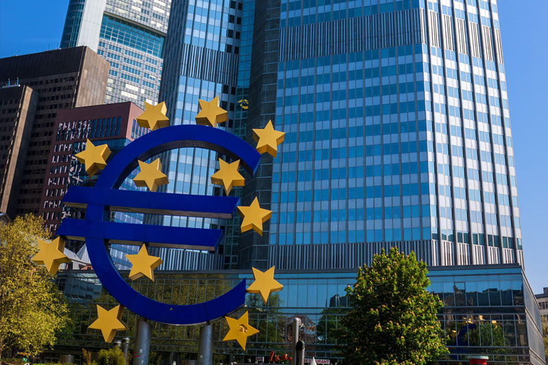 Đồng Đô la suy giảm, đồng Euro tăng giá trước cuộc họp của ECB