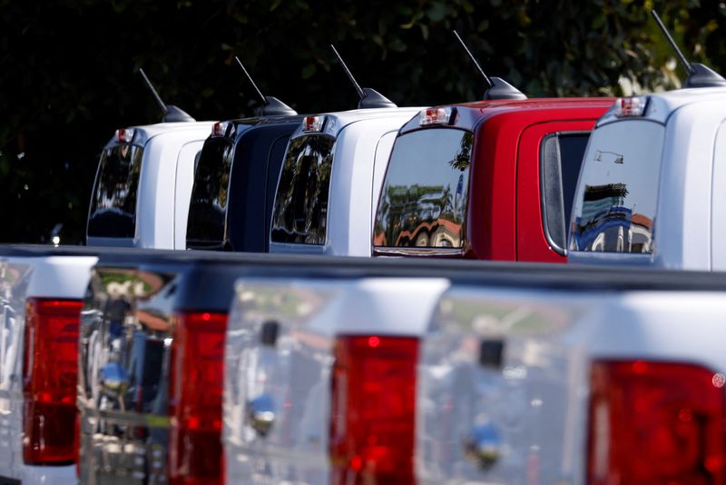 U.S. auto sales to fall in April on tight inventories, rising rates - data (April 27)